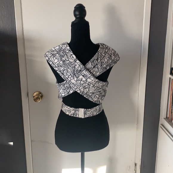 Crop top - Picture 2 of 2